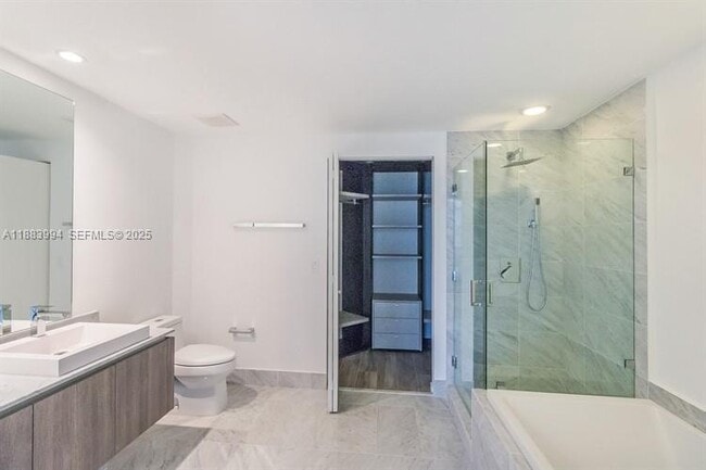 Building Photo - 801 S Miami Ave