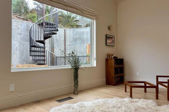 Building Photo - Stunning modern classic home. Gustavo Lopez AMSI