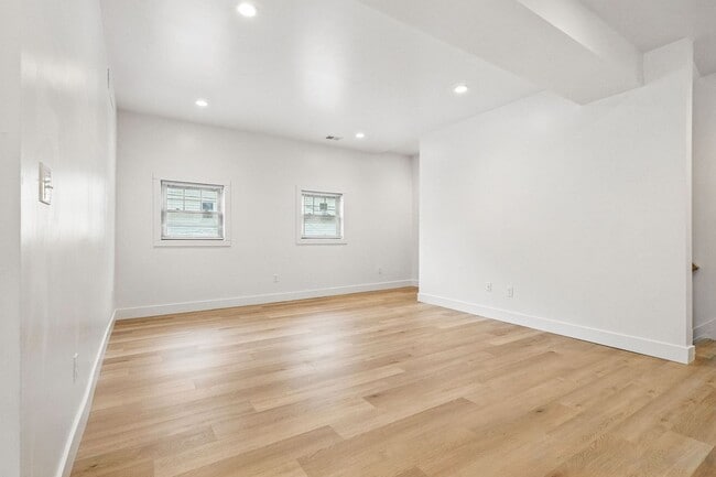 Building Photo - 1 Higgins St