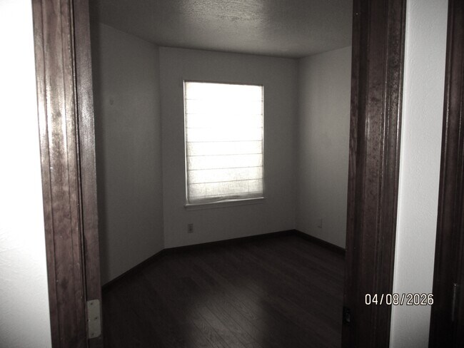 Building Photo - 10409 Camino Del Oso NE