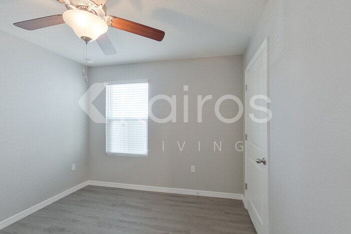 Building Photo - 8656 SW 44th Ct
