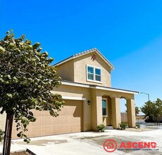 Building Photo - 3 Bedroom Home Off Mountain Ridge and Taft...