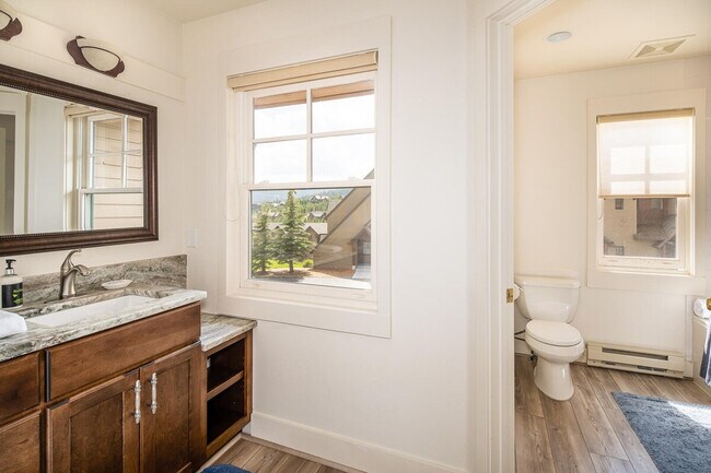 Building Photo - c4 Saddle Ridge Rd