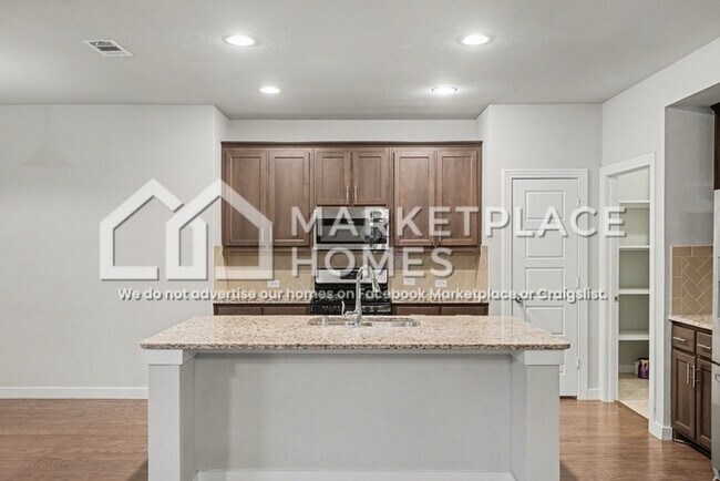 Building Photo - 1805 Ranch Trail Rd