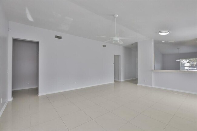 Building Photo - 11345 Coconut Island Dr