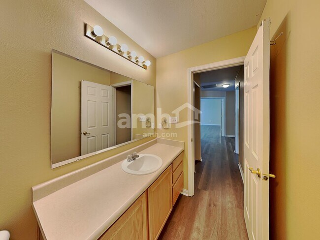 Building Photo - 6385 Matcumbe Way