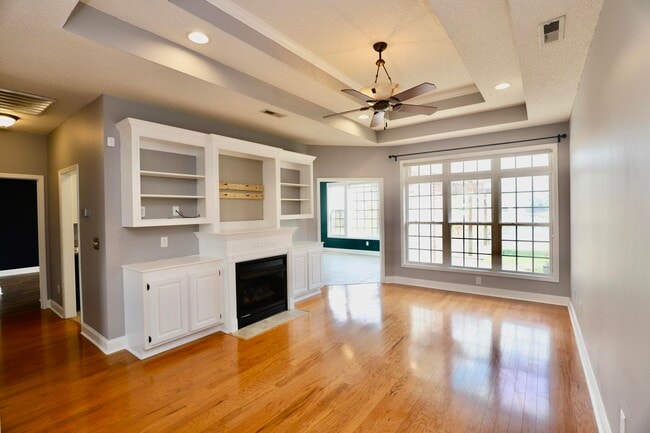 Building Photo - 1855 Beachforest Way