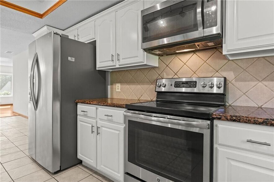 Building Photo - 890 Muirfield Ridge NE