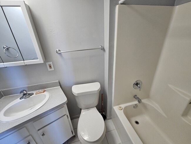 Building Photo - 3009 Pearl Ave