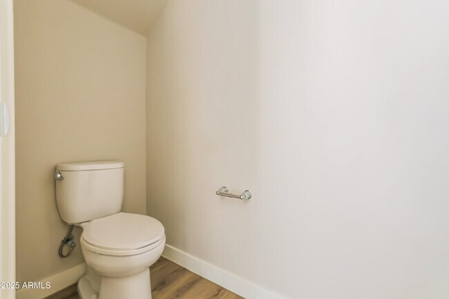 Building Photo - 1119 S Stapley Dr