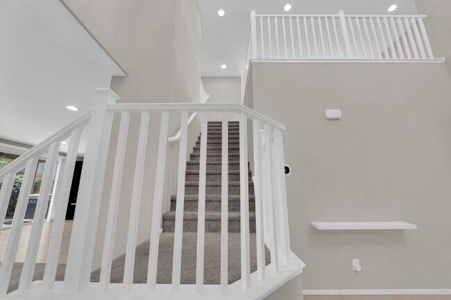 Building Photo - Beautiful House near Durango Curve