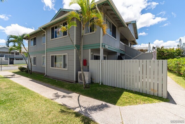 Building Photo - 3 Bed 2 Bath condo in Hillsdale Phase 2