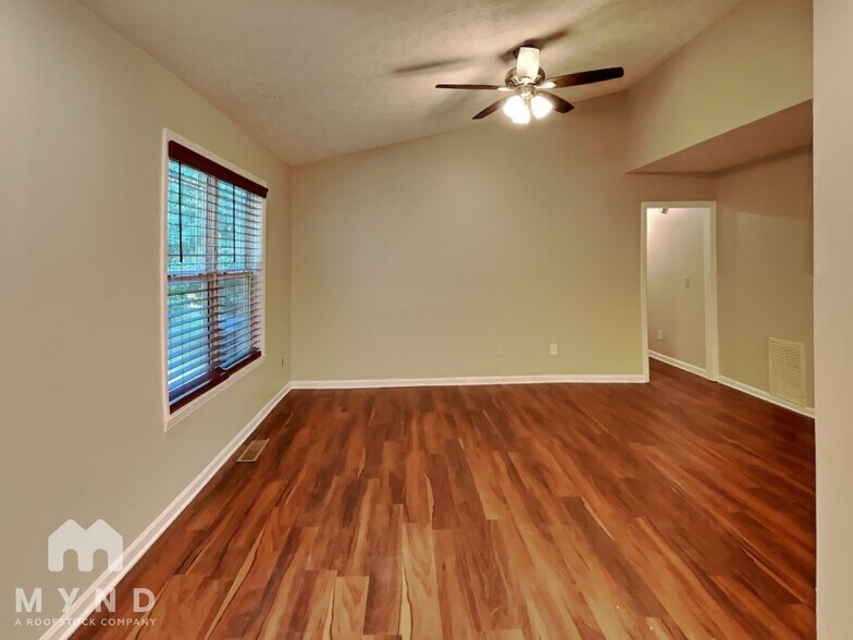 Building Photo - 3259 Pawnee Dr