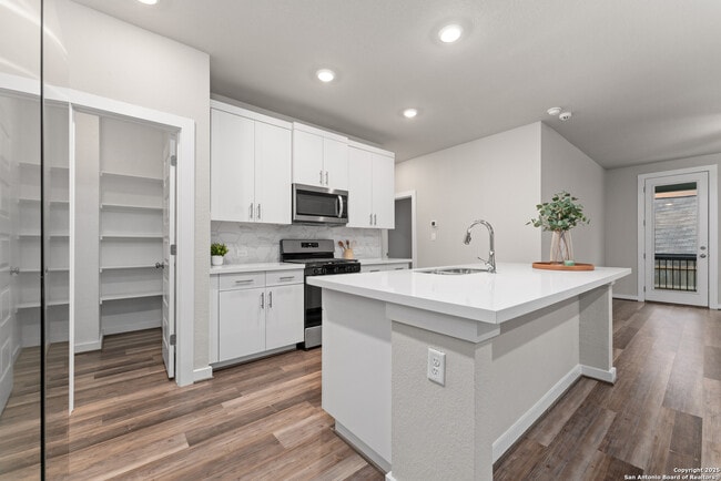 Building Photo - 15011 Wychwood Pl