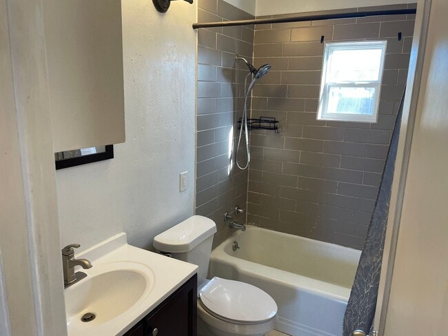 Building Photo - Adorable 2 Bedroom, 1 Bathroom Home with Huge Fully fenced Yard and detached garage, Move-In Ready!