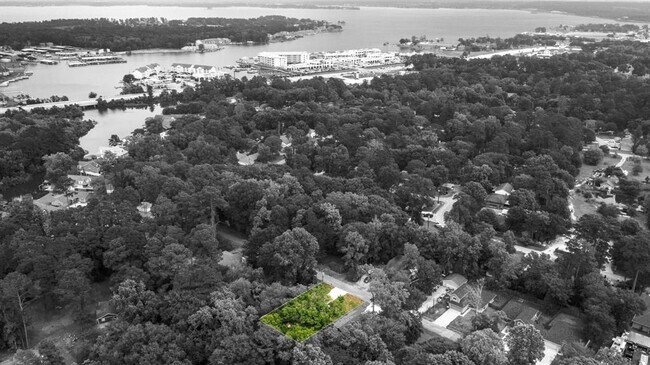 Building Photo - 410 Pimmit Hill Run