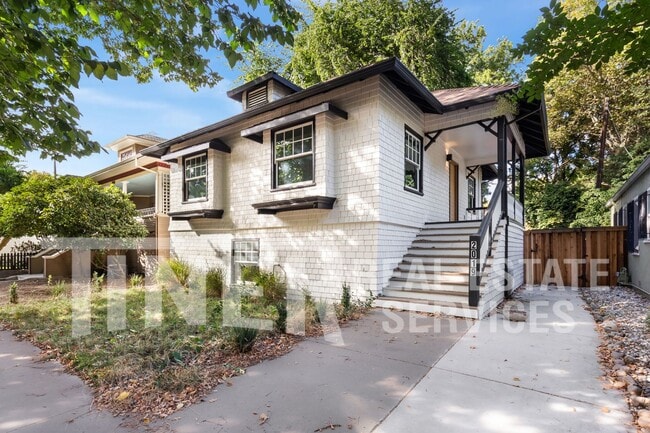 Building Photo - 2019 D St