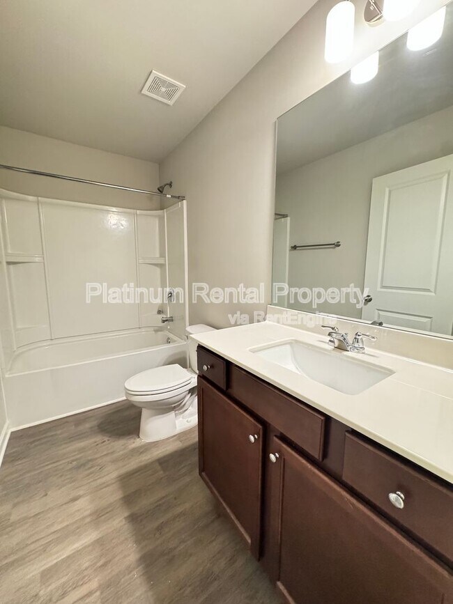 Building Photo - 5473 Cascade Ridge SW