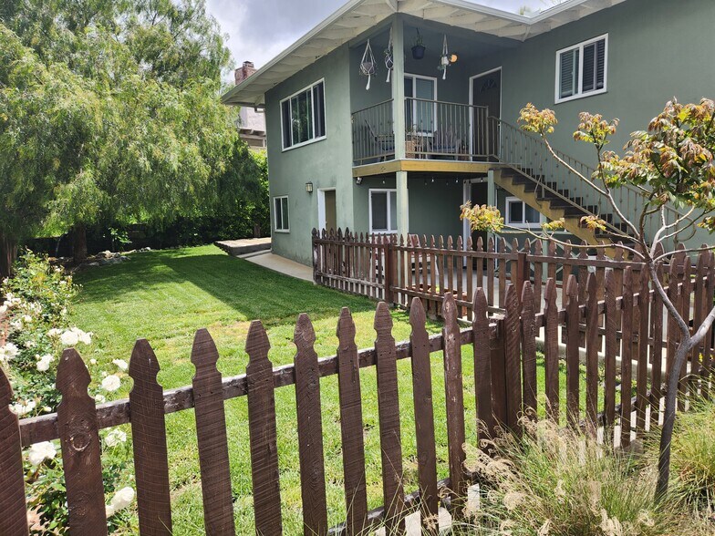 Building Photo - 320 Park Ave