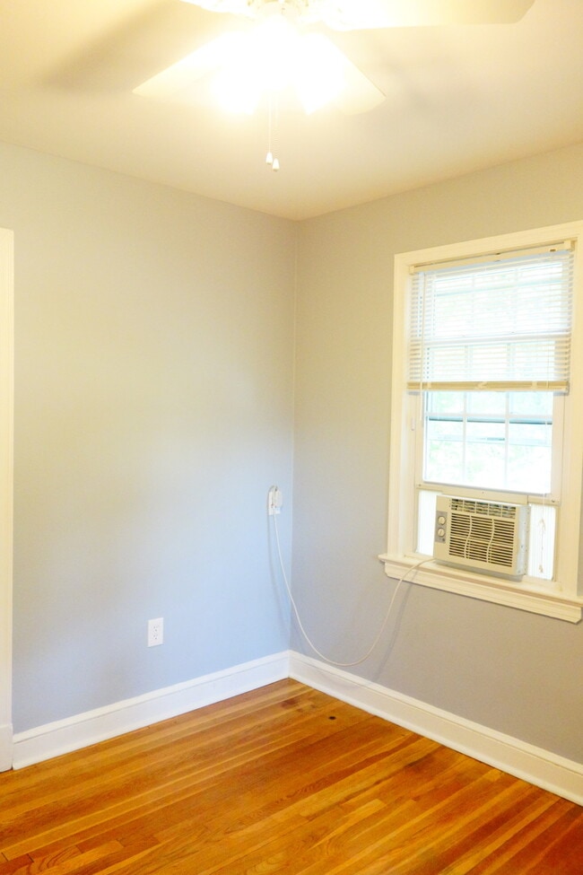 Building Photo - 8409 Greenwood Ave