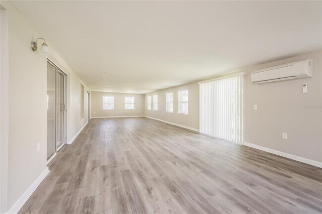 Building Photo - 619 Regency Way