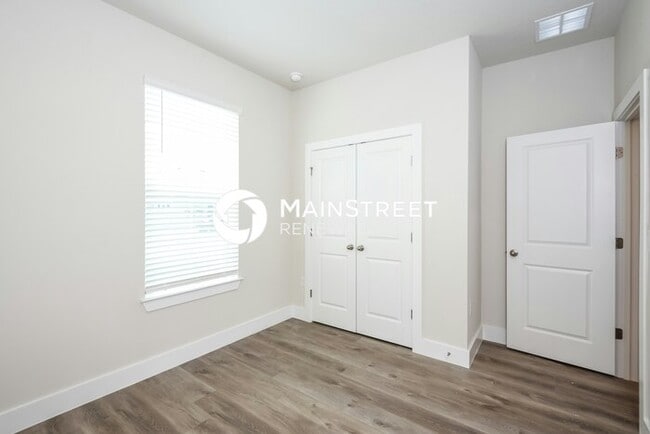 Building Photo - 3 Bedroom Pet-Friendly Home in Deland, FL ...