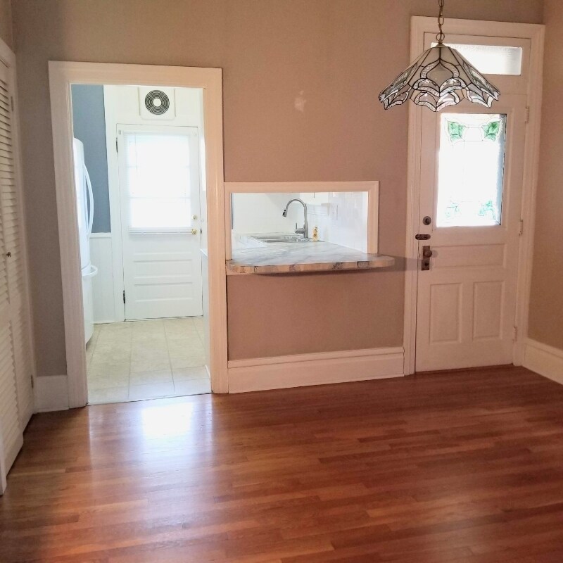 Building Photo - 604 Hummel Ave