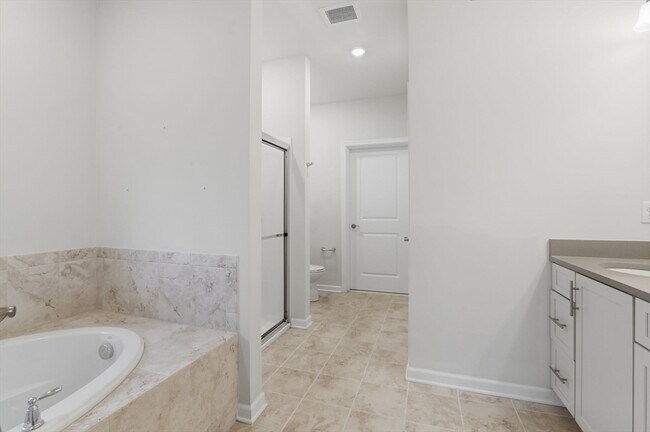 Building Photo - 110 Trotter Rd