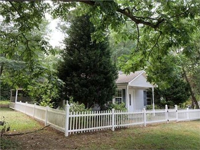 Building Photo - 1437 Alpine Dr