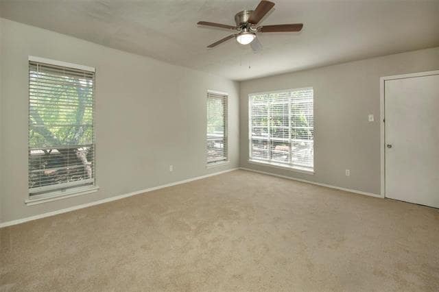 Building Photo - 10578 High Hollows Dr