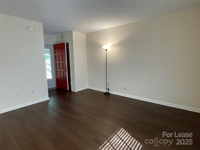 Building Photo - 4605 Coronado Dr