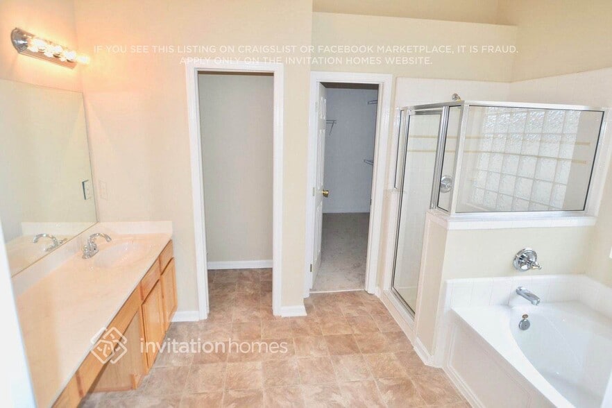 Building Photo - 12766 Dunns View Dr