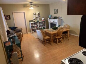 Building Photo - Everett Cute detached MIL one bedroom, gas...