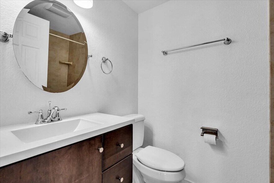 Bathroom - 539 6th St N