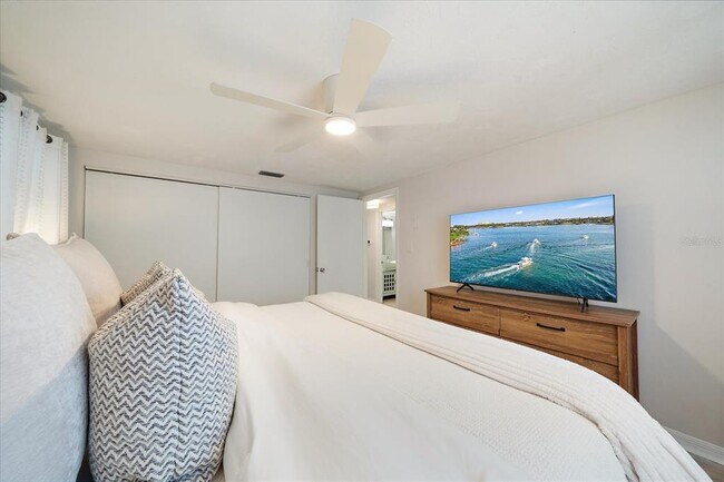 Building Photo - 2650 Leafy Ln