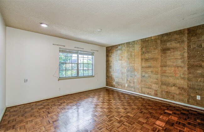 Building Photo - 2700 Bellefontaine St