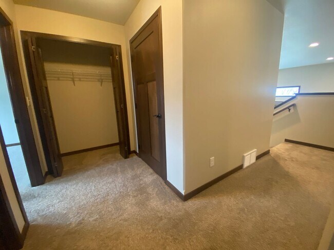Building Photo - 3-Bed, 3-Bath Single Family Home in Moorhead!