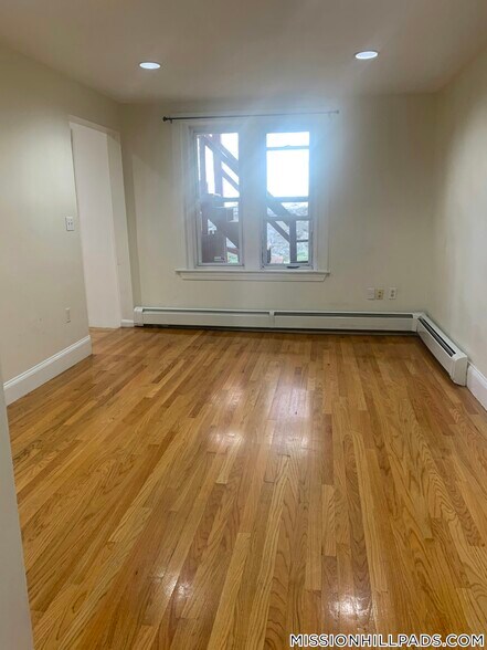 Building Photo - 12 Wait St