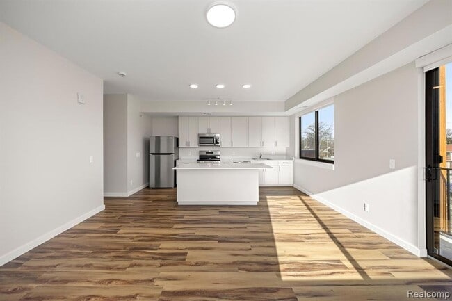 Building Photo - 16530 E Warren Ave