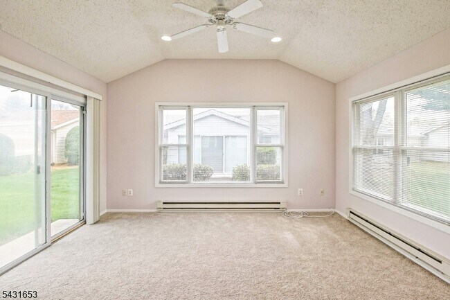 Building Photo - 332C Quinton Dr