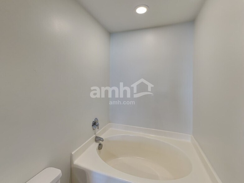 Building Photo - 5618 Stowe Derby Dr