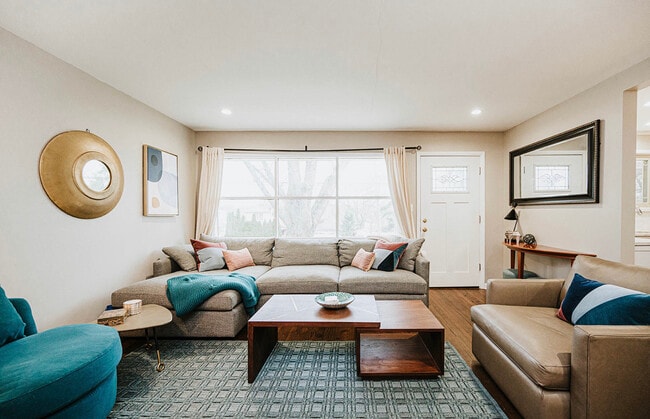 Building Photo - 829 N Bennett St