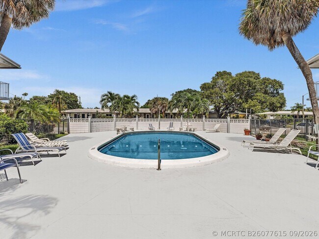 Building Photo - 2020 NE 51st Ct