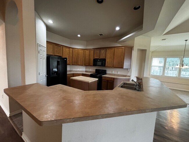 Building Photo - Charming 3 Bed, 2 Bath Home | 2,166 Sq Ft ...