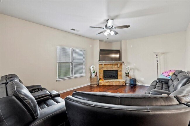 Building Photo - 1112 Grove Landing Ln