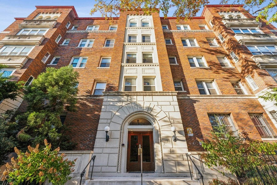Primary Photo - 1615 Kenyon St NW