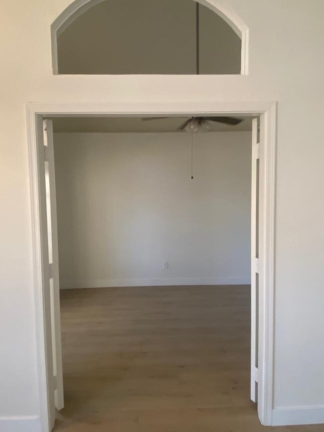 Building Photo - 8122 E Theresa Dr