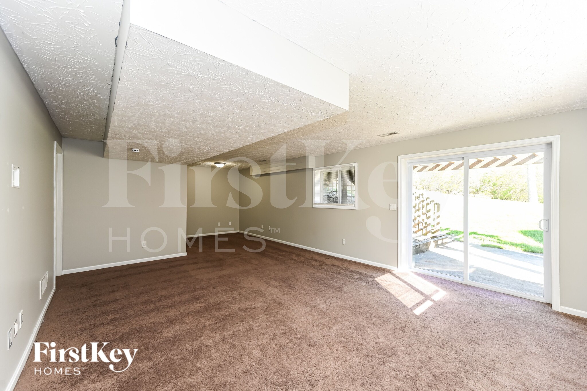 Building Photo - 671 McCormick Ln