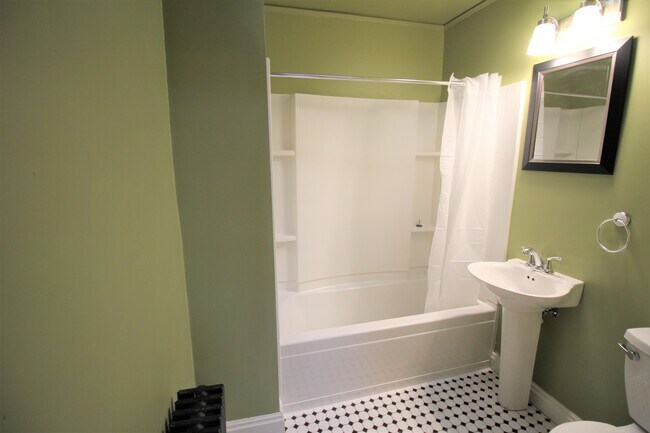 Full Bath - 2032 Jefferson St