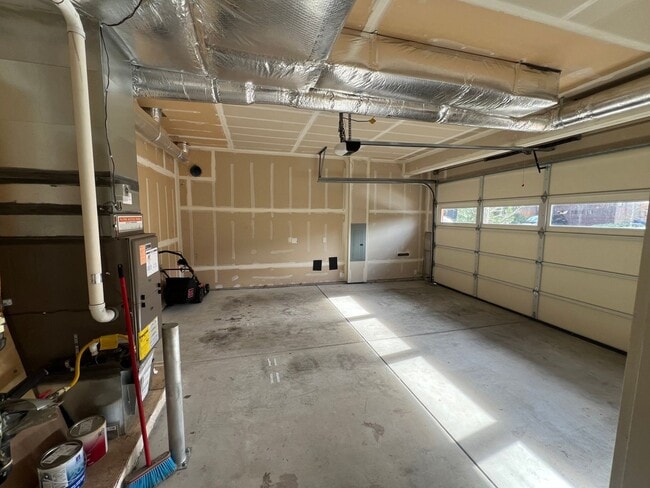 Building Photo - Newcastle Home